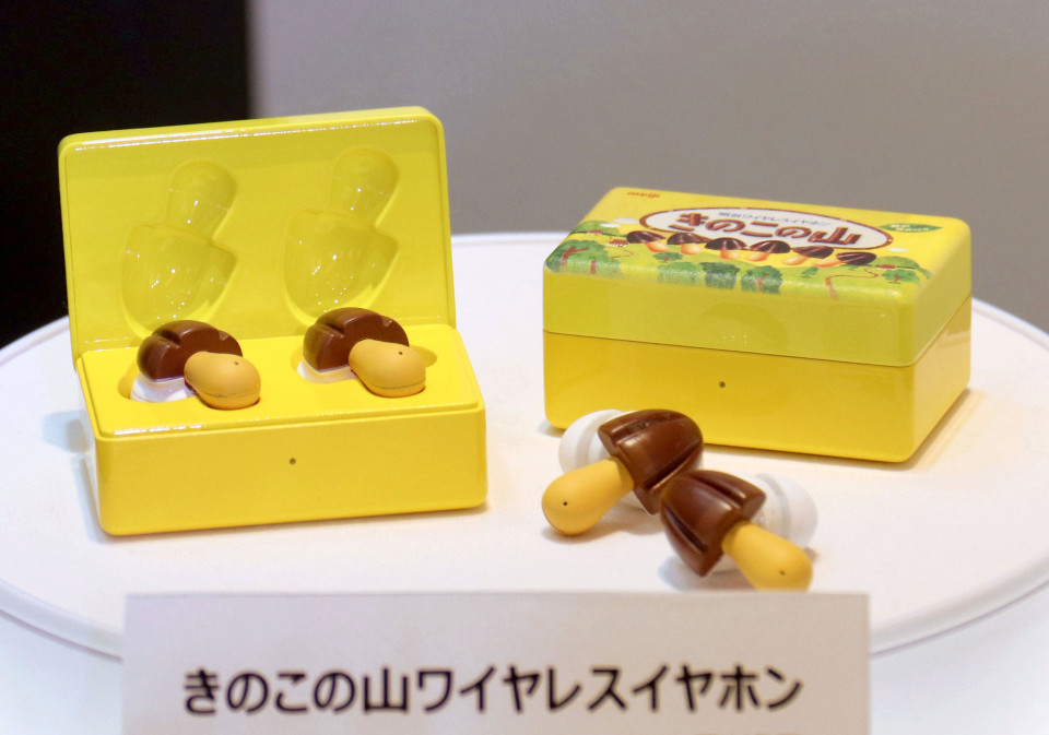 Tai nghe phiên dịch hình chocolate nấm tai-nghe-phien-dich